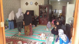 Berita Foto: Duka di Rumah Korban Kapal Lestari Maju yang Tenggelam