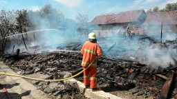 Dua Rumah di Bojonegoro Terbakar, Uang Persiapan Kelahiran Hangus