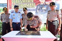 Kapolda Letakkan Batu Pertama Pembangunan Perumahan Polisi di Madiun