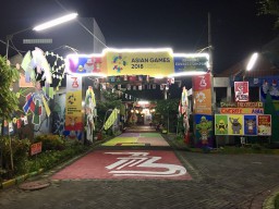 Kampung Edukasi Sidoarjo Hias Gapura Tematik Asian Games dan Agustusan