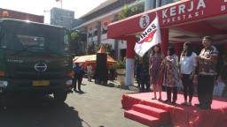 Pemkot Surabaya Kirim 1 Kontainer Bantuan Ke Korban Gempa Lombok