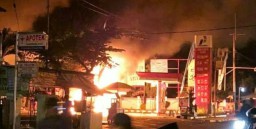 Foto: Terbakarnya SPBU di Malang