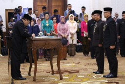 Gubernur Jatim Mutasi Kepala Dinas hingga Wakil Direktur Rumah Sakit