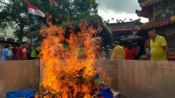 Hormati Leluhur, Umat Kong Hu Chu Gelar Ritual King Hoo Ping 