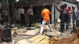 Pasutri Lansia Terbakar di Dalam Rumah, Begini Kondisinya