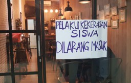 Gubernur Soekarwo Puji Pelajar SMKN 1 Surabaya Berani Protes Pungutan