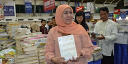 Khofifah Inginkan BBW Lebih Besar dan Banyak Koleksi Bukunya