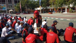 Siswa SMK 2 PGRI Ponorogo Kumpulkan Donasi untuk Korban Gempa di Palu