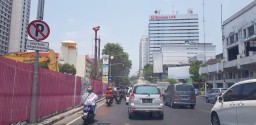 Live Traffic: Waspadai Penyempitan Jalan di Bundaran Pemuda, Surabaya