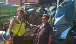 Sopir Truk Tangki ini Selamat Meski Kabin Ringsek 
