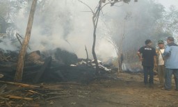 Dilahap Si Jago Merah, Tiga Gudang di Mojokerto Rata Tanah