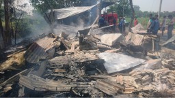 5 Bangunan di Bantaran Sungai Mojokerto Ludes Terbakar