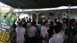 Hujan Deras Iringi Prosesi Pemakaman Korban Lion Air PK-LQP di Blitar