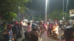 Razia PKL di Gembong Ricuh, Truk Satpol Disandera