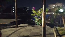  Jalan Raya Gubeng Menganga Seperti Jurang, Berapa Kedalamannya?