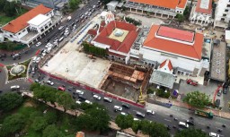 Foto: Melihat Proyek Plasa Bawah Tanah di Balai Pemuda Surabaya