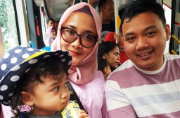 Putra Wali Kota Risma Saja Piknik Naik Bus Suroboyo, Kamu?
