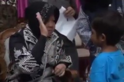 Ketika Wali Kota Risma Angkat Anak Asuh, Videonya Buat Terpingkal