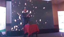'3 In 1 World Traveller Magician', Gangga Peringati World Theatre Day