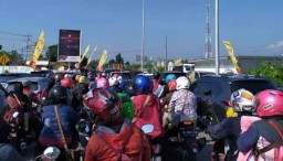 Exit Tol Probolinggo Timur Macet, Polisi Lakukan Sistem Buka Tutup