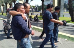 Gagal Curi Motor Vario di Surabaya, Dua Pelaku Babak Belur Dimassa