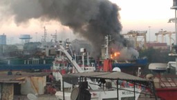 Kapal Motor Persada 10 Terbakar di Terminal Nilam Barat Tanjung Perak