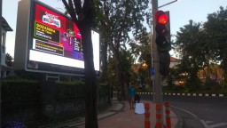 Dicopot, Baliho Ketum HIPMI Jatim Tak Lagi Halangi Pejalan Kaki