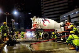 Perbaikan Jalur Bus Transjakarta Gunakan Beton Cepat Kering