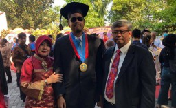 Putra Bungsunya Wisuda di ITS, Ini Pesan Wakil Kepala Jaksa Agung