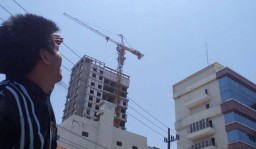 Menikmati Sensasi Hari Tanpa Bayangan di Surabaya