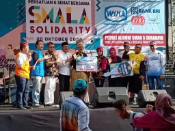 Alumni SMA 5 Surabaya Sumbang Mobil dan Perbaiki Pagar Sekolah