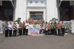 Kamtibmas Surabaya Kondusif, Polisi Gelar Coffe Morning dengan Rektor