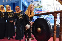 Novita Deklarasikan Gerakan Eliminasi Masalah Stunting di Trenggalek
