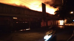 Ratusan Kios di Pasar Ngunut Tulungagung Terbakar