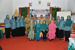 Ini Pesan Istri Bupati Trenggalek saat Serahkan Anggaran Desa