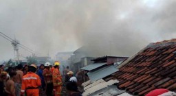Rumah di Kapasari DKA Surabaya Ludes Terbakar, 1 Orang Terluka