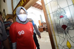 Begini Penampakan Pemilik Akun Facebook Penghina Wali Kota Risma