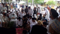Jenazah Gus Solah Dimakamkan, Keluarga: Mohon Diikhlaskan