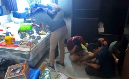 Polisi Gerebek Home Industry Ganja Sintetis di Apartemen Surabaya