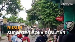 Video: Rusuh Suporter Bola di Blitar