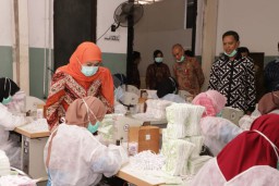 Industri di Jatim Diminta Tambah Kebutuhan Masker dan APD