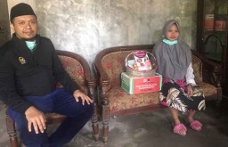 Donasikan Gaji, Anggota DPR ini Bagi Nutrisi Ibu Hamil hingga Sembako
