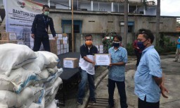 Gandeng RT-RW, Mal di Surabaya ini Bagi Seribu Sembako pada Warga