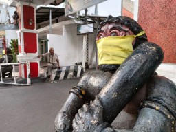 Foto: Corona Bikin 'Lumpuh'