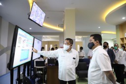Menteri BUMN Resmikan Laboratorium PCR di RS PHC Surabaya