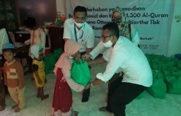 Ramadan, Perusahaan Pembiayaan ini Bagi Al-Quran dan Sembako