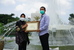 Penghargaan Risma untuk Kerja Keras Satreskrim Polrestabes Surabaya