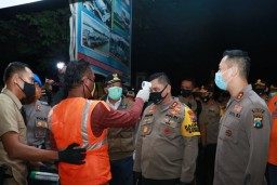 Jelang New Normal, Kapolda Jatim Kunjungi Kampung Tangguh Covid 19