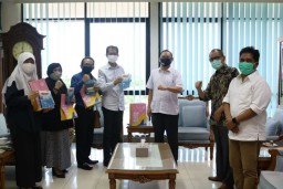 Penanganan Covid-19, Pimpinan DPRD Surabaya Puji Unair