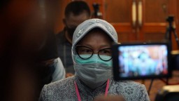 Jokowi Sebut 70 Persen Warga Surabaya Tak Bermasker, Risma: Eh Mosok